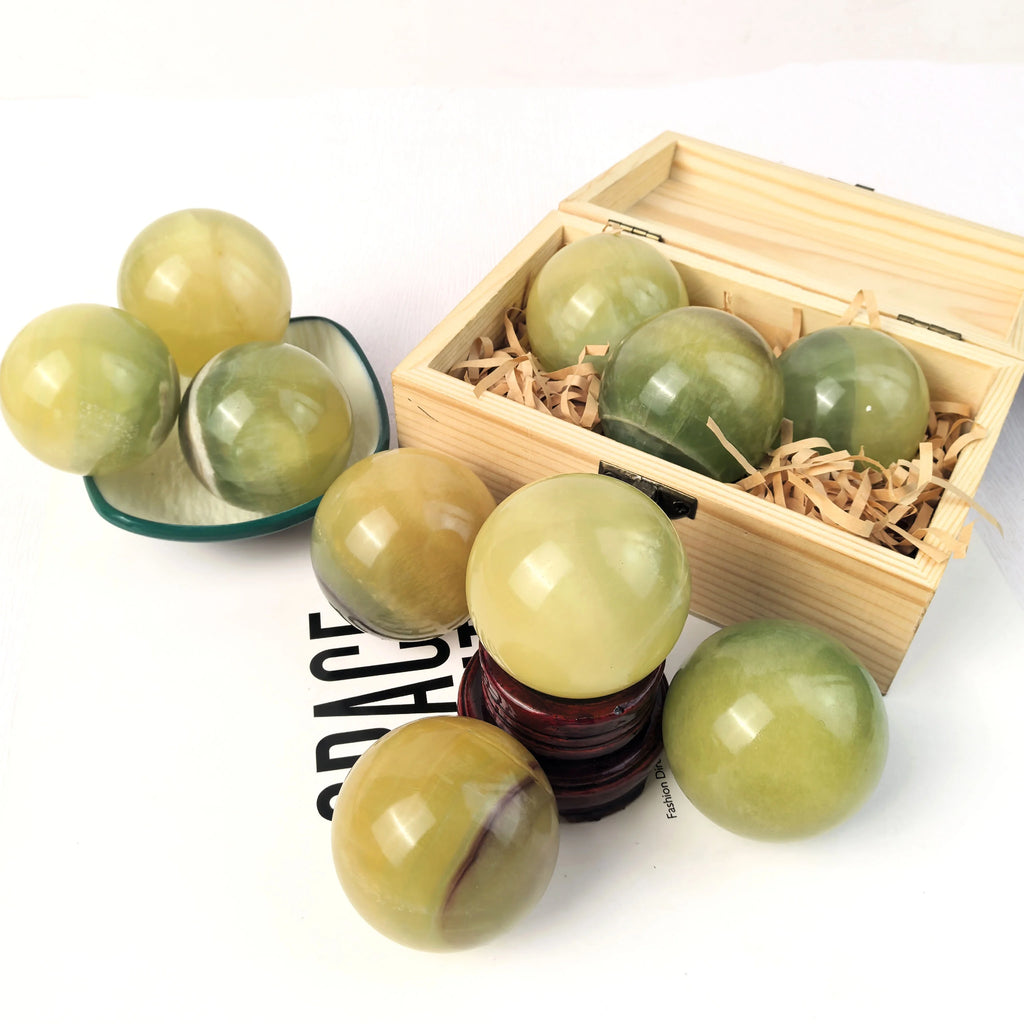 Hot Selling Natural Stone Crystal Healing Polished Gemstone Mango Fluorite Spheres for Meditation